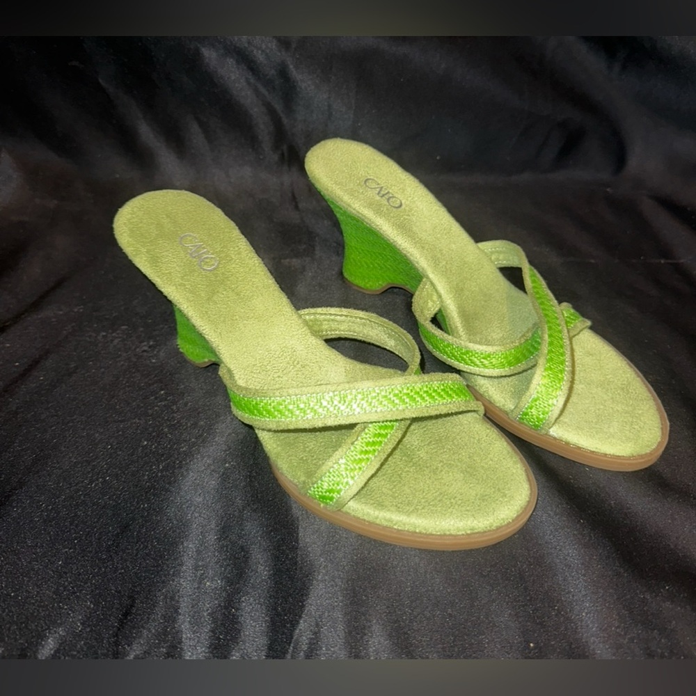 S1050 Cato Green Wedge Shoes Minimalist Design Sz 7